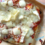 pinsa façon pizza 3 fromages